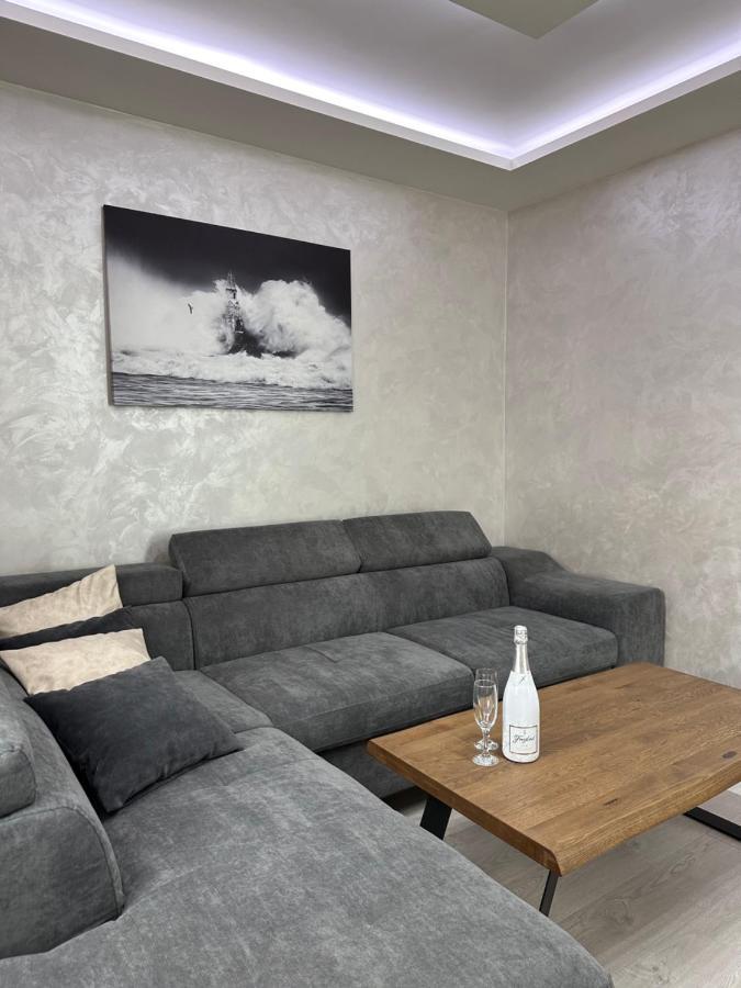 Елегантен Двустаен Апартамент Four Seasons Burgas City Eksteriør billede